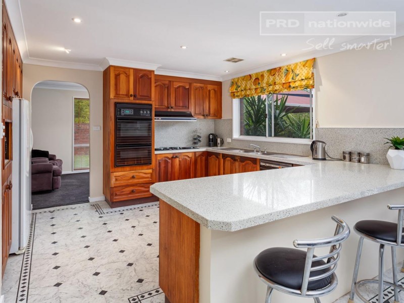 127 Dalkeith Avenue, Lake Albert NSW 2650