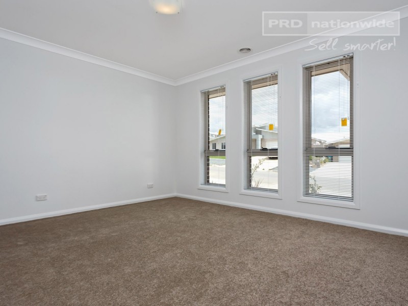 19 Watson Boulevard, Lloyd NSW 2650