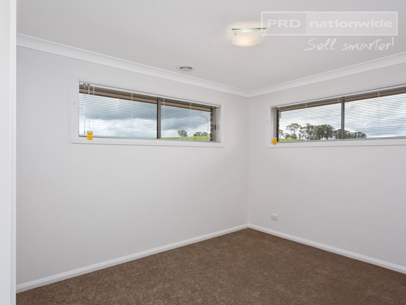 19 Watson Boulevard, Lloyd NSW 2650