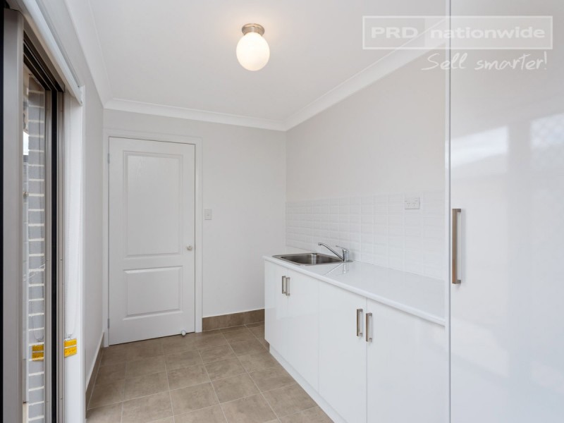 19 Watson Boulevard, Lloyd NSW 2650