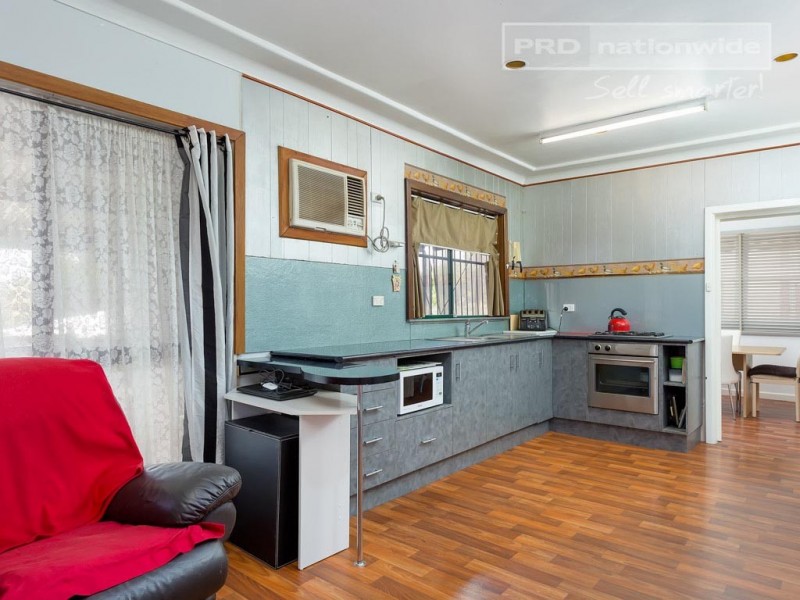 68 Mitchelmore Street, Turvey Park NSW 2650