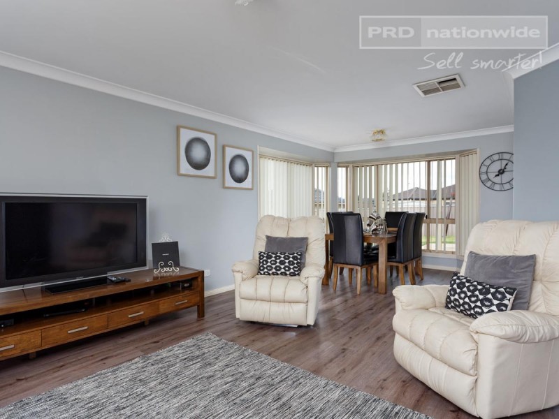 32 Nunkeri Street, Glenfield Park NSW 2650