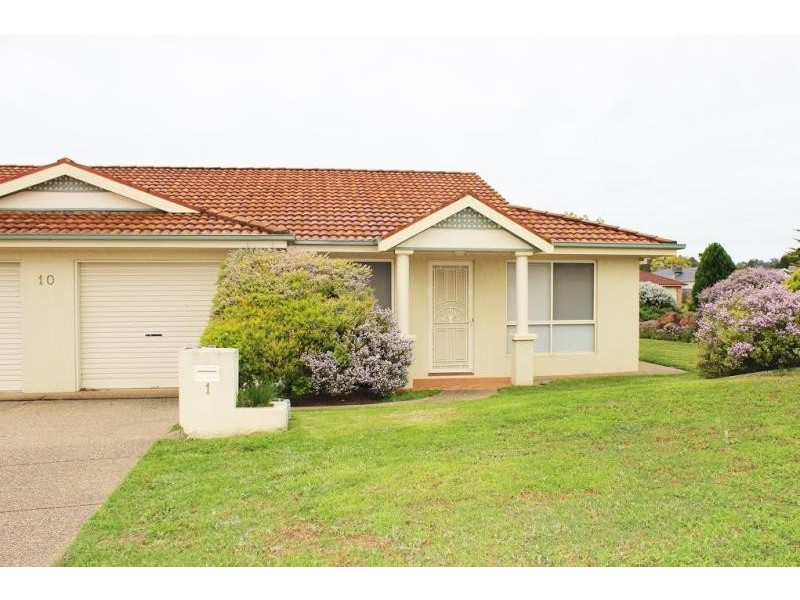 1/10 Kaloona Drive, Bourkelands NSW 2650