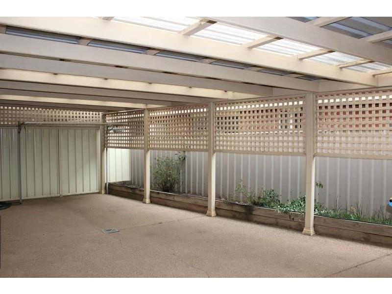 1/10 Kaloona Drive, Bourkelands NSW 2650