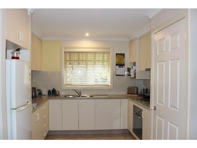 1/10 Kaloona Drive, Bourkelands NSW 2650