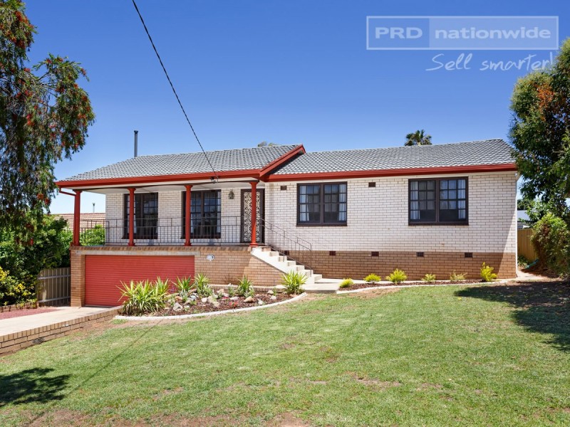 4 Endeavour Street, Kooringal NSW 2650