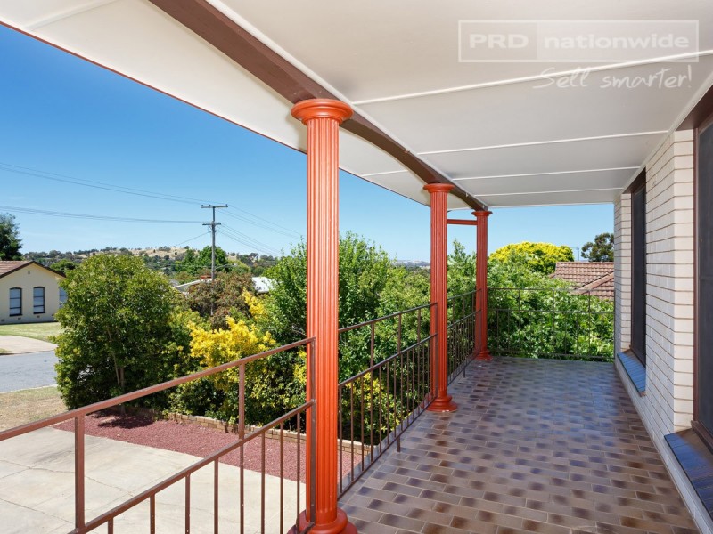 4 Endeavour Street, Kooringal NSW 2650