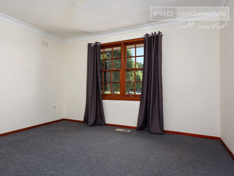4 Endeavour Street, Kooringal NSW 2650