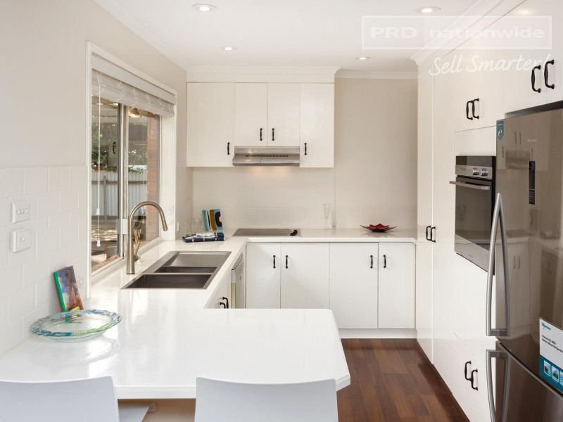 11 Gunyah Place, Glenfield Park NSW 2650