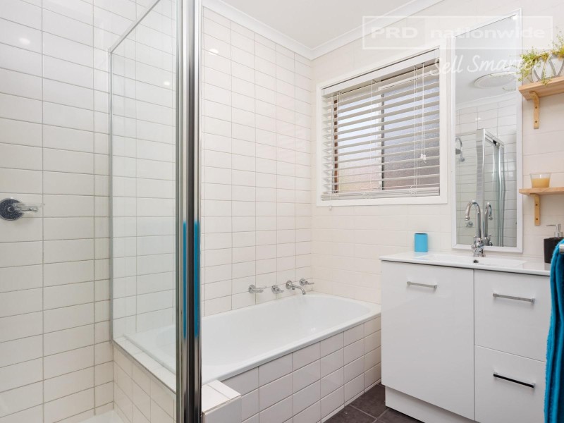 11 Gunyah Place, Glenfield Park NSW 2650