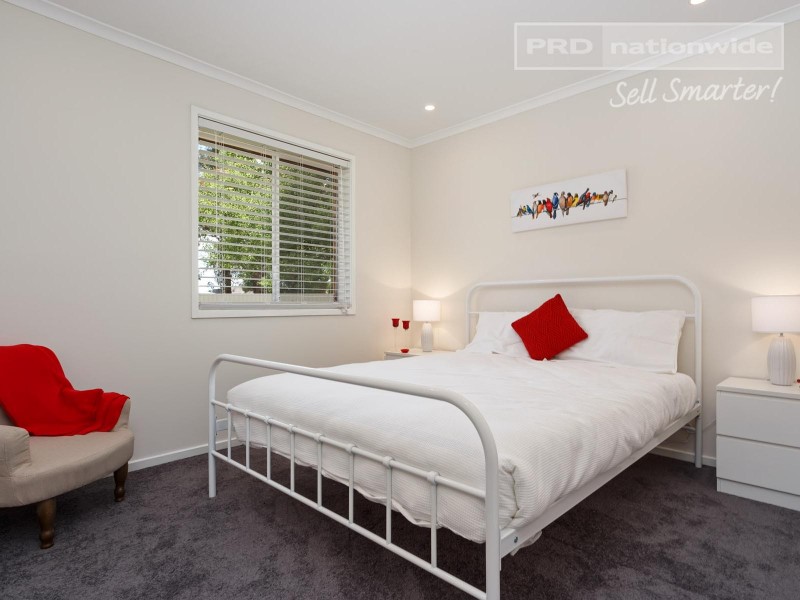 11 Gunyah Place, Glenfield Park NSW 2650