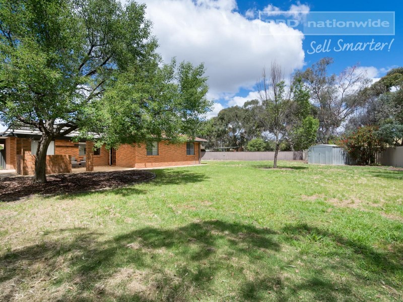 11 Gunyah Place, Glenfield Park NSW 2650