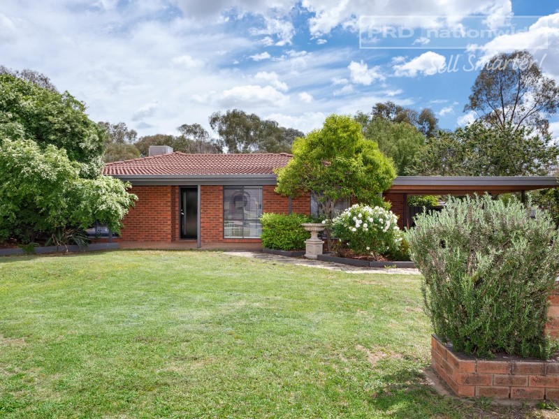 11 Gunyah Place, Glenfield Park NSW 2650