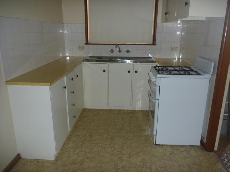 2/10 Henschke Ave, Tolland NSW 2650