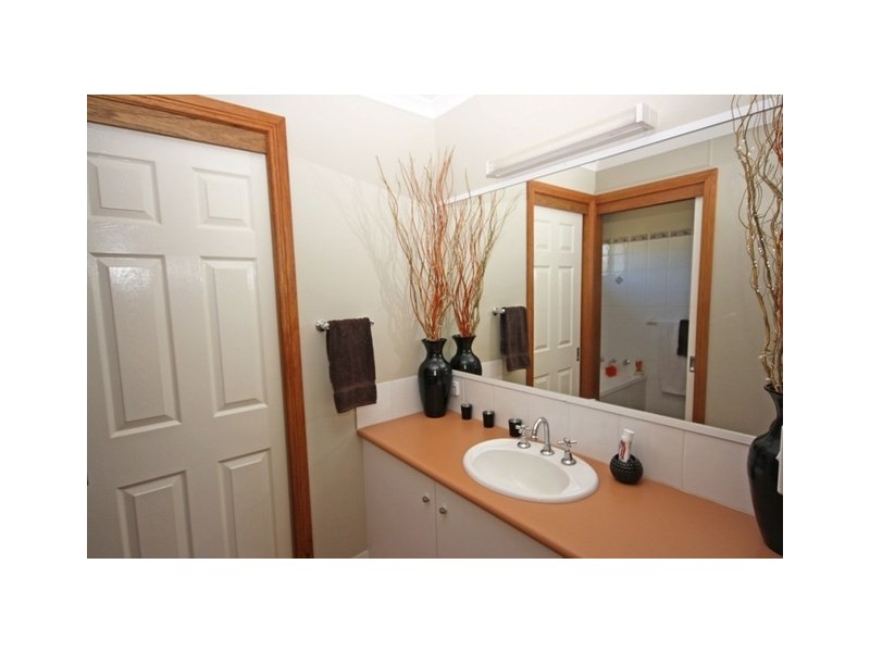 37 Alfred Street, Oura NSW 2650