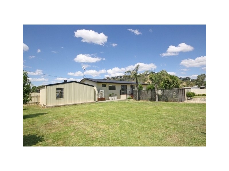 37 Alfred Street, Oura NSW 2650