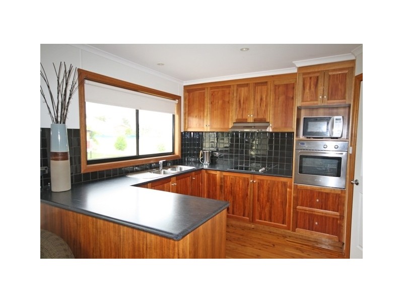 37 Alfred Street, Oura NSW 2650