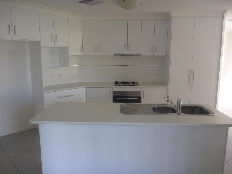 24 Hudson Drive, Lloyd NSW 2650