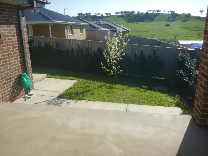 24 Hudson Drive, Lloyd NSW 2650