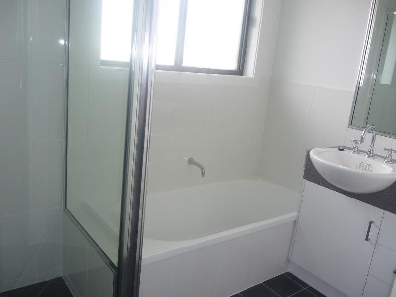 24 Hudson Drive, Lloyd NSW 2650