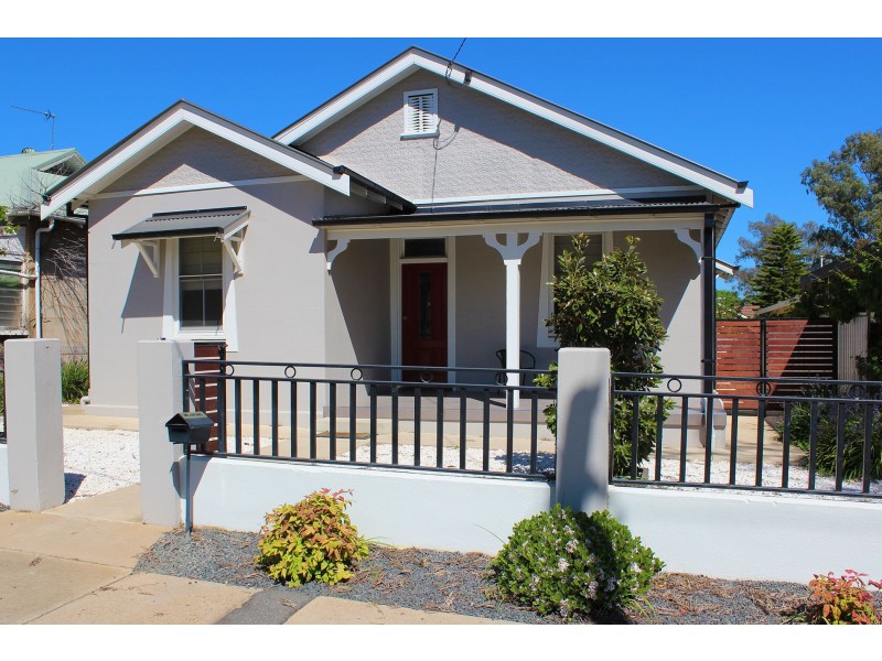 26 Norman Street, Turvey Park NSW 2650