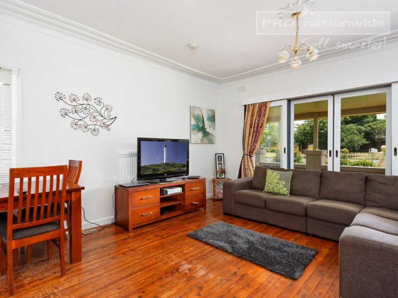 11 Plumpton Road, Kooringal NSW 2650