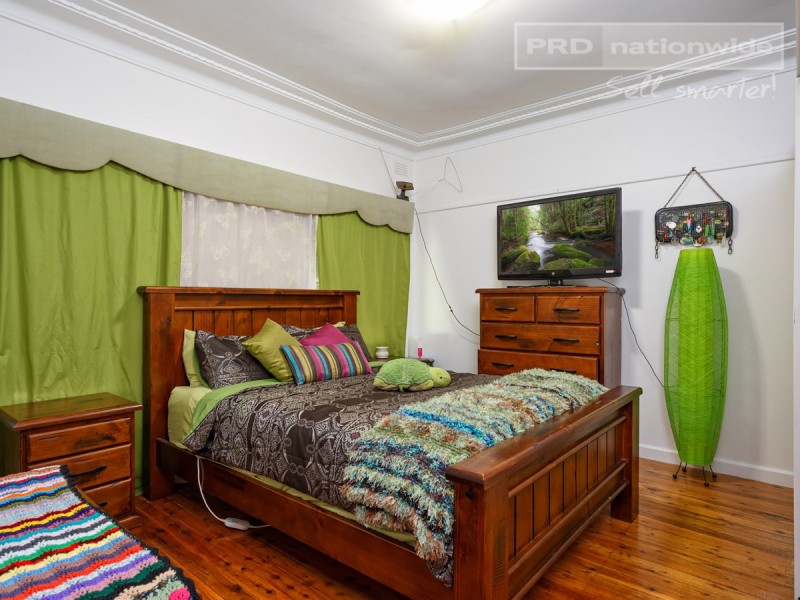 11 Plumpton Road, Kooringal NSW 2650