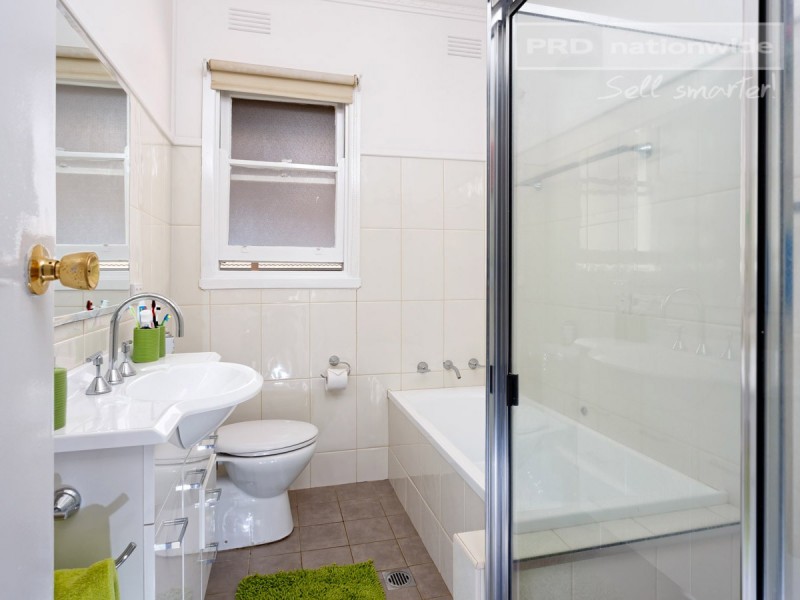 11 Plumpton Road, Kooringal NSW 2650