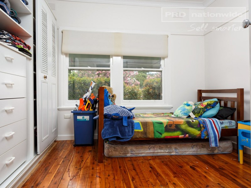 11 Plumpton Road, Kooringal NSW 2650