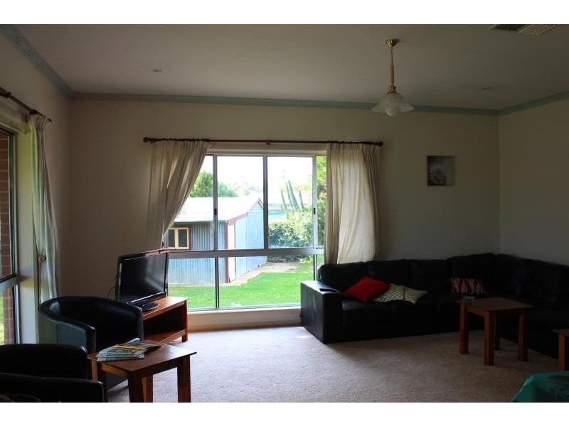 40 Manoora Crescent, Mount Austin NSW 2650