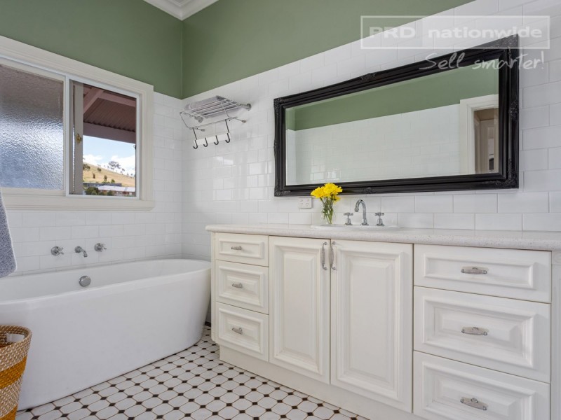 2 Bursaria Place, Springvale NSW 2650