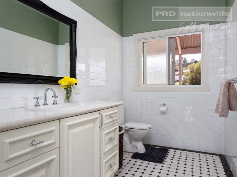 2 Bursaria Place, Springvale NSW 2650