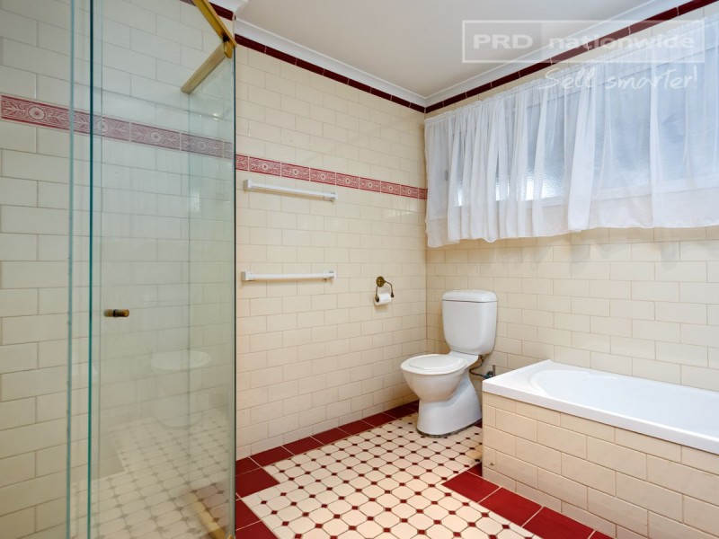 42 Brunskill Road, Lake Albert NSW 2650