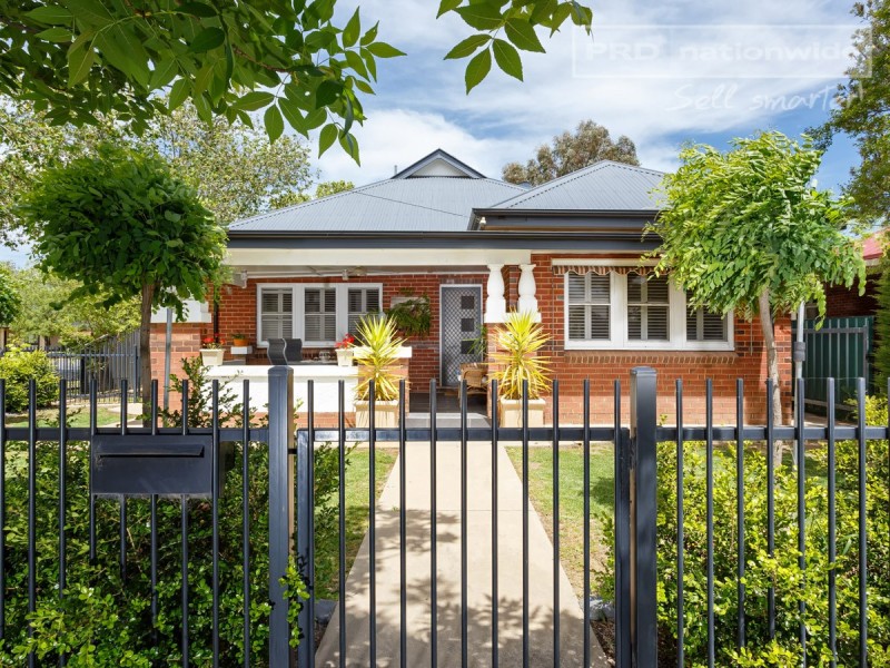 2 Rhoda Avenue, Wagga Wagga NSW 2650