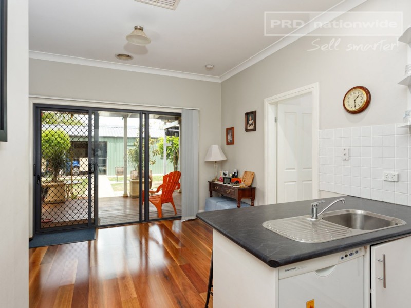 2 Rhoda Avenue, Wagga Wagga NSW 2650