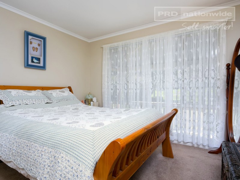 13 Wagga Wagga Street, Oura NSW 2650