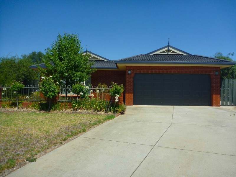 10 Corella Place, Estella NSW 2650
