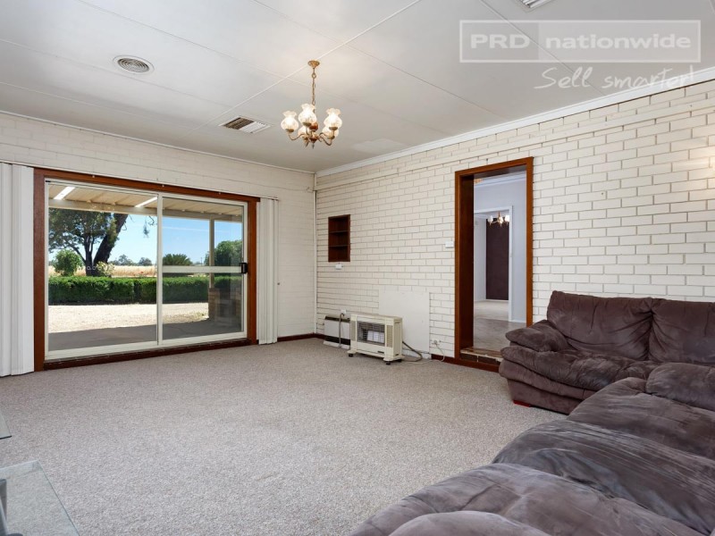 3897 Sturt Highway, Gumly Gumly NSW 2652