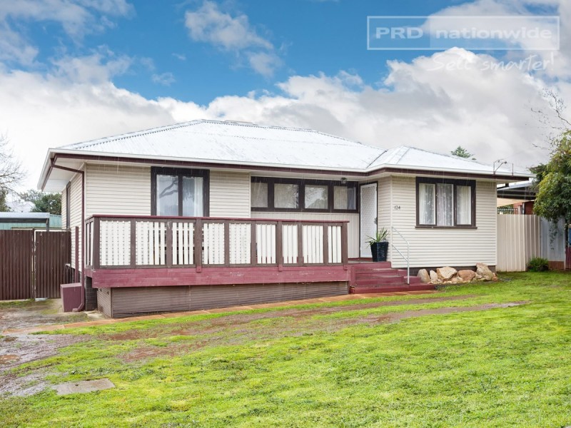 124 Bourke Street, Mount Austin NSW 2650