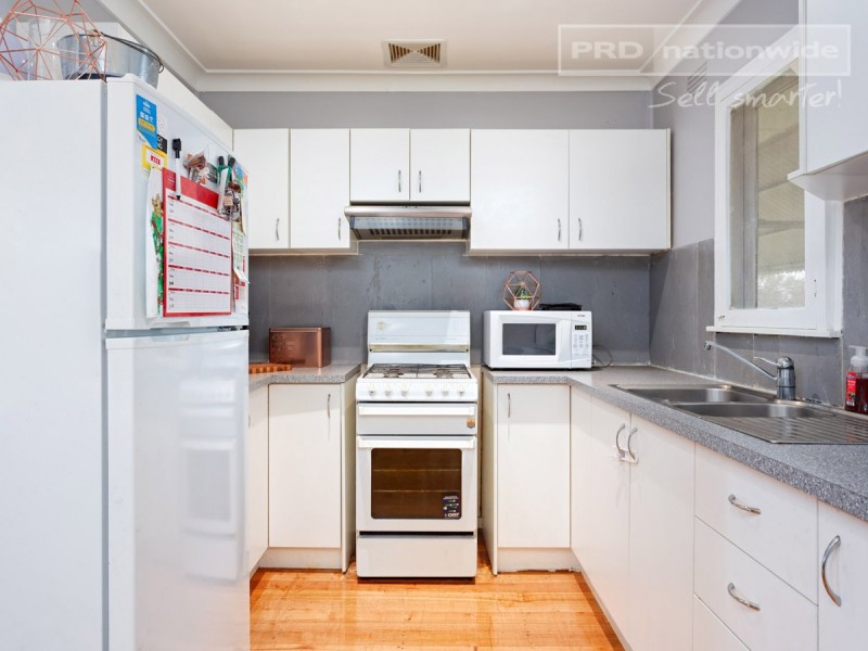 124 Bourke Street, Mount Austin NSW 2650