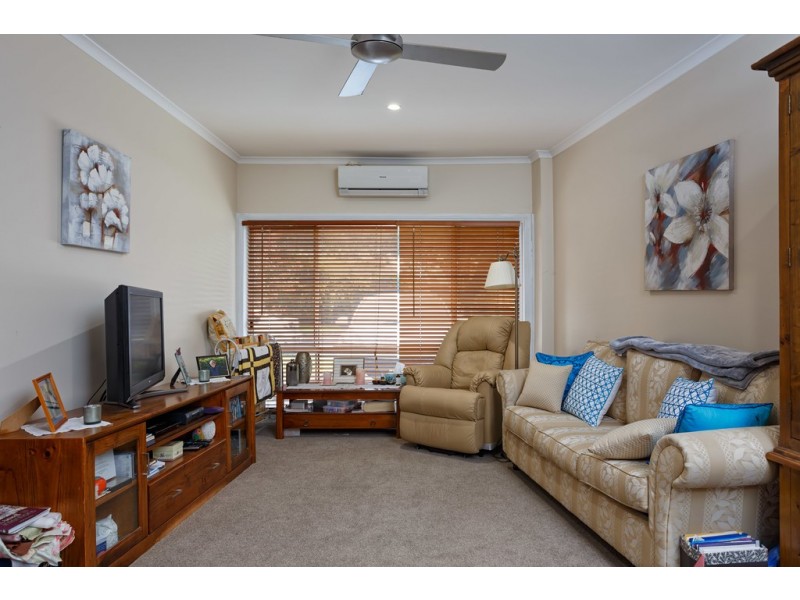 18 Dalkeith Avenue, Lake Albert NSW 2650