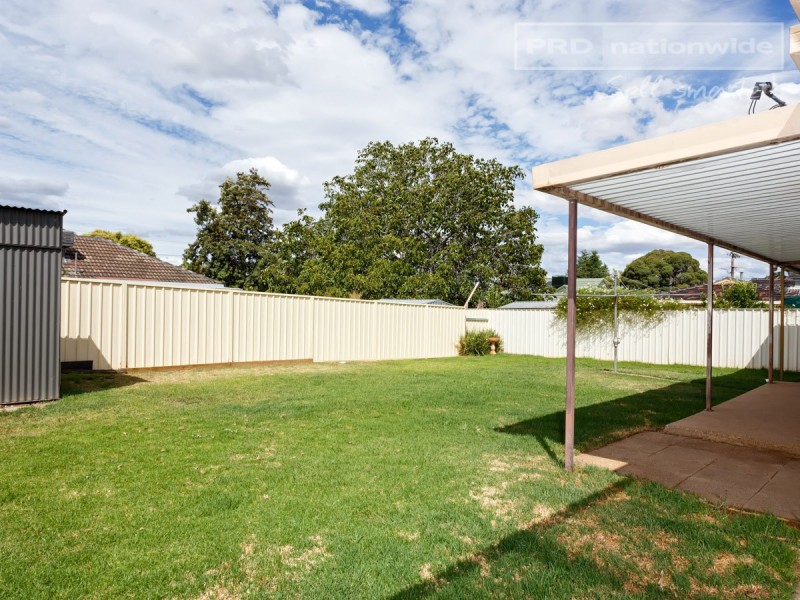 31 Walana Crescent, Kooringal NSW 2650