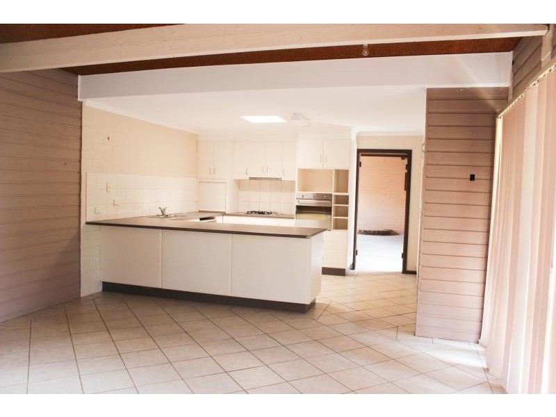 33 Graham Street, Lake Albert NSW 2650