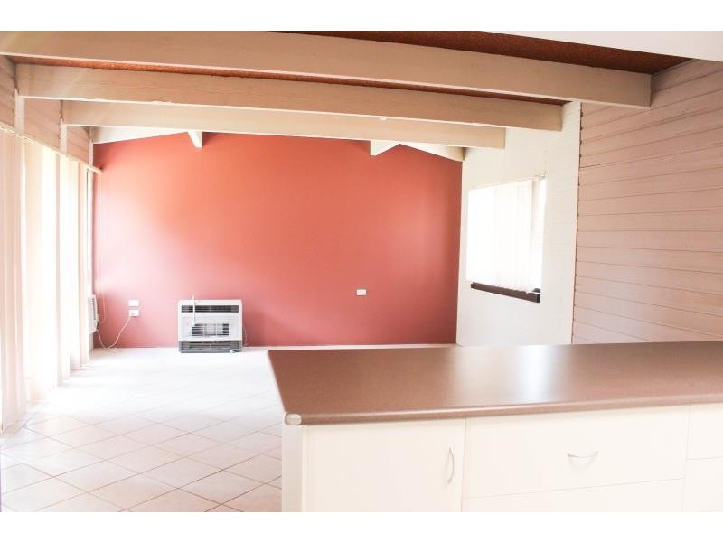 33 Graham Street, Lake Albert NSW 2650
