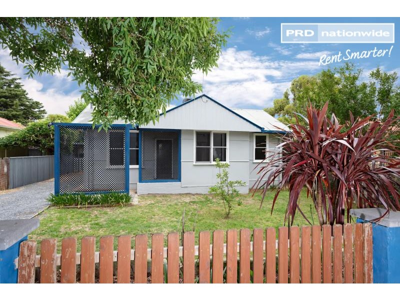 34 Castlereagh Avenue, Mount Austin NSW 2650