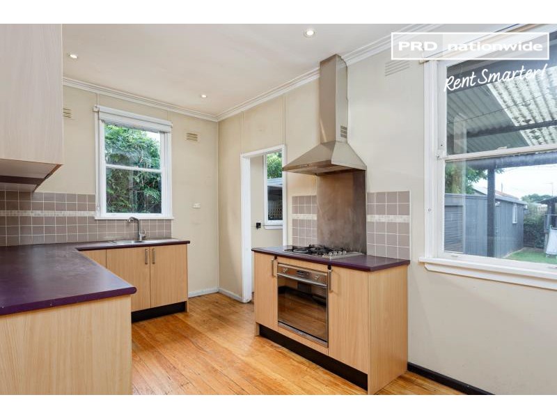 34 Castlereagh Avenue, Mount Austin NSW 2650