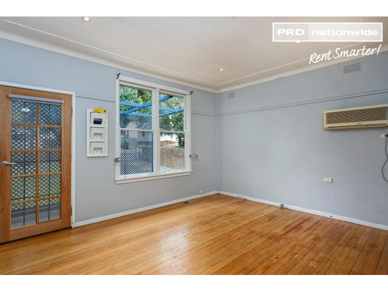 34 Castlereagh Avenue, Mount Austin NSW 2650