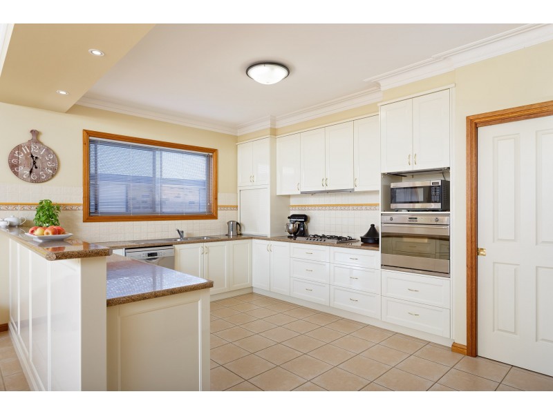 19 Atherton Crescent, Tatton NSW 2650