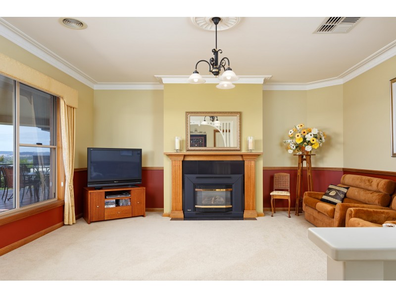 19 Atherton Crescent, Tatton NSW 2650