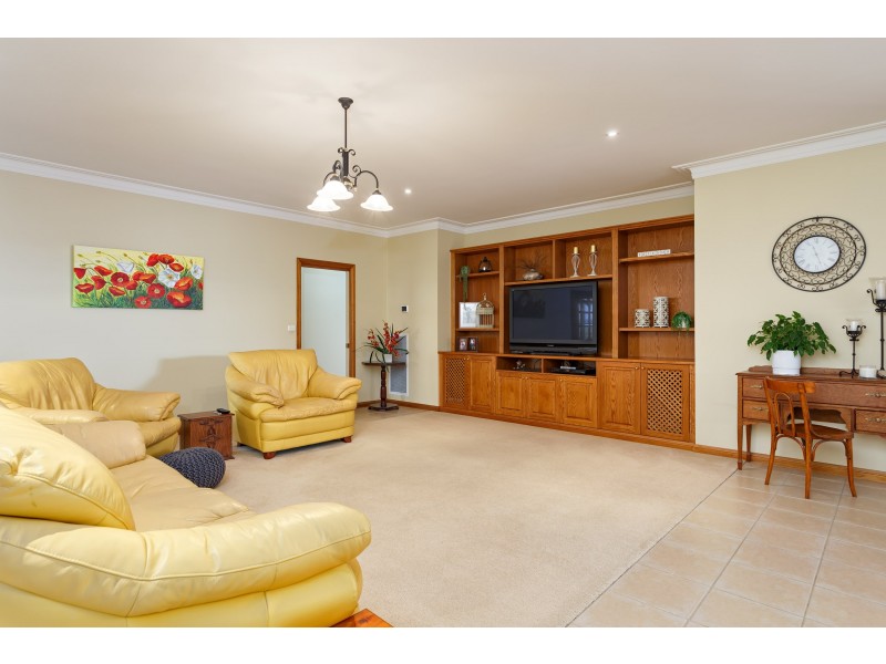 19 Atherton Crescent, Tatton NSW 2650